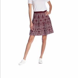 Romeo & Juliet Couture Women Skirt Medium Maroon